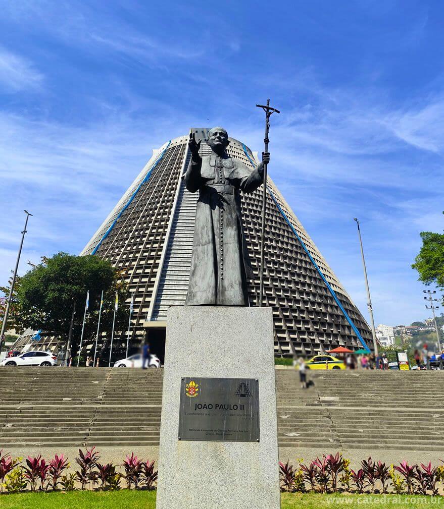 Estátua de São João Paulo II